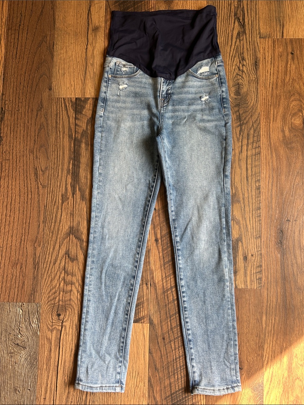 Maternity Light Wash Blue Skinny Jeans with Stretch Panel